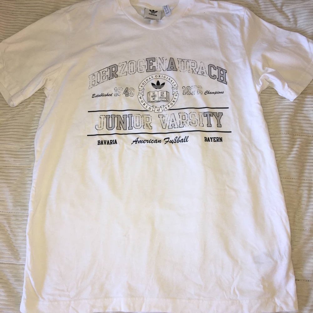 Adidas original world of sport T-shirt